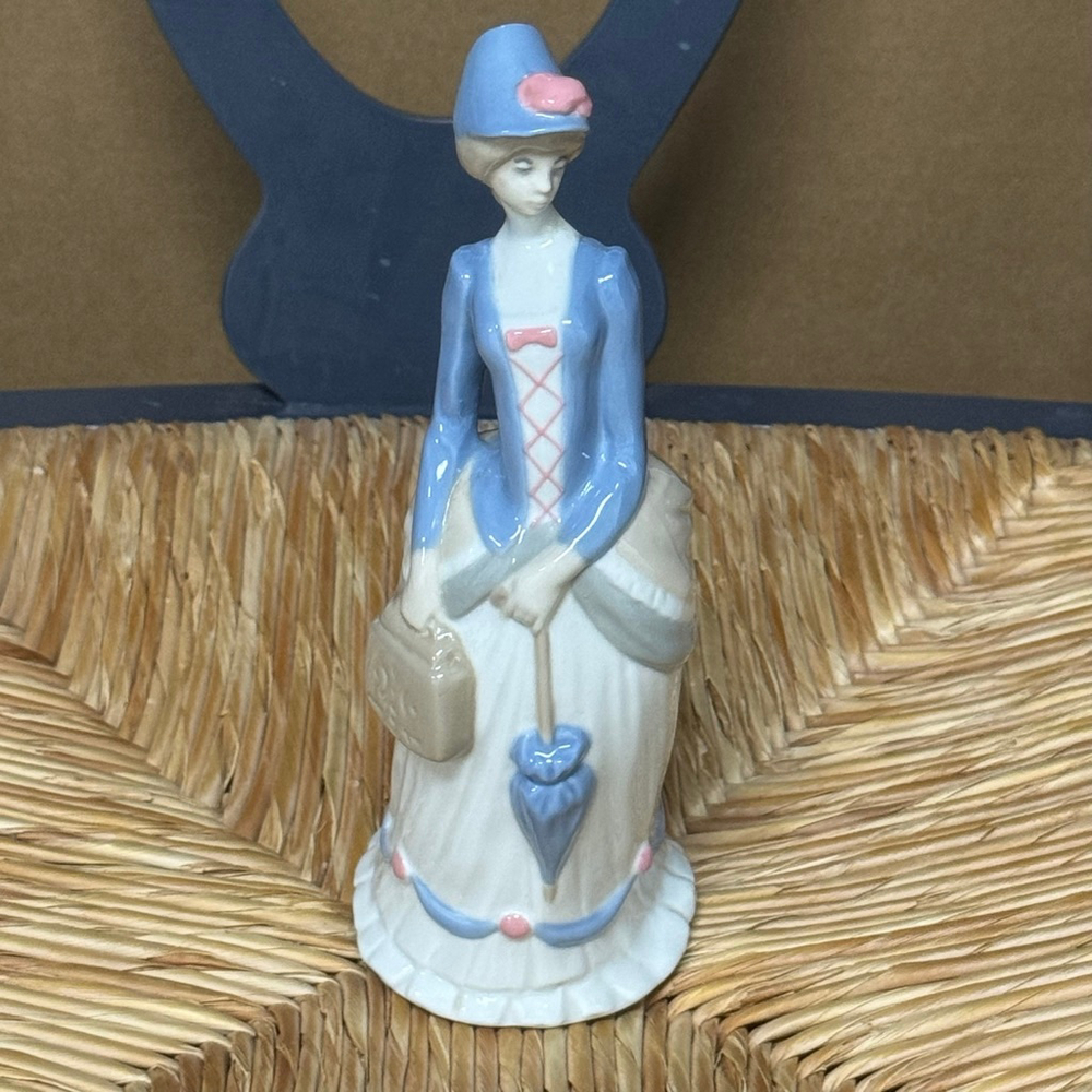 Vintage 1976 First Avon Lady Porcelain Figurine 90th Anniversary 7-3/4"